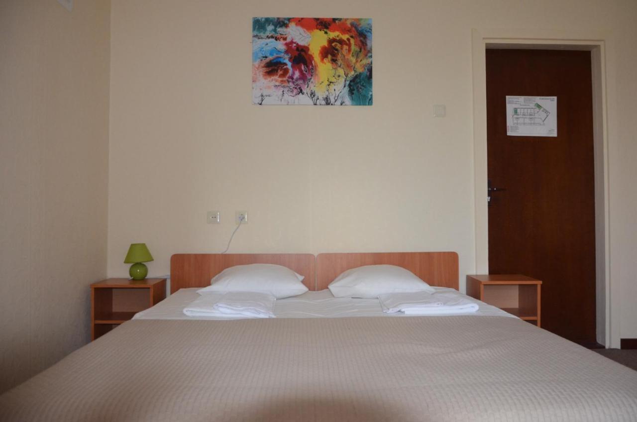 Hotel Latgale Rēzekne Exterior foto