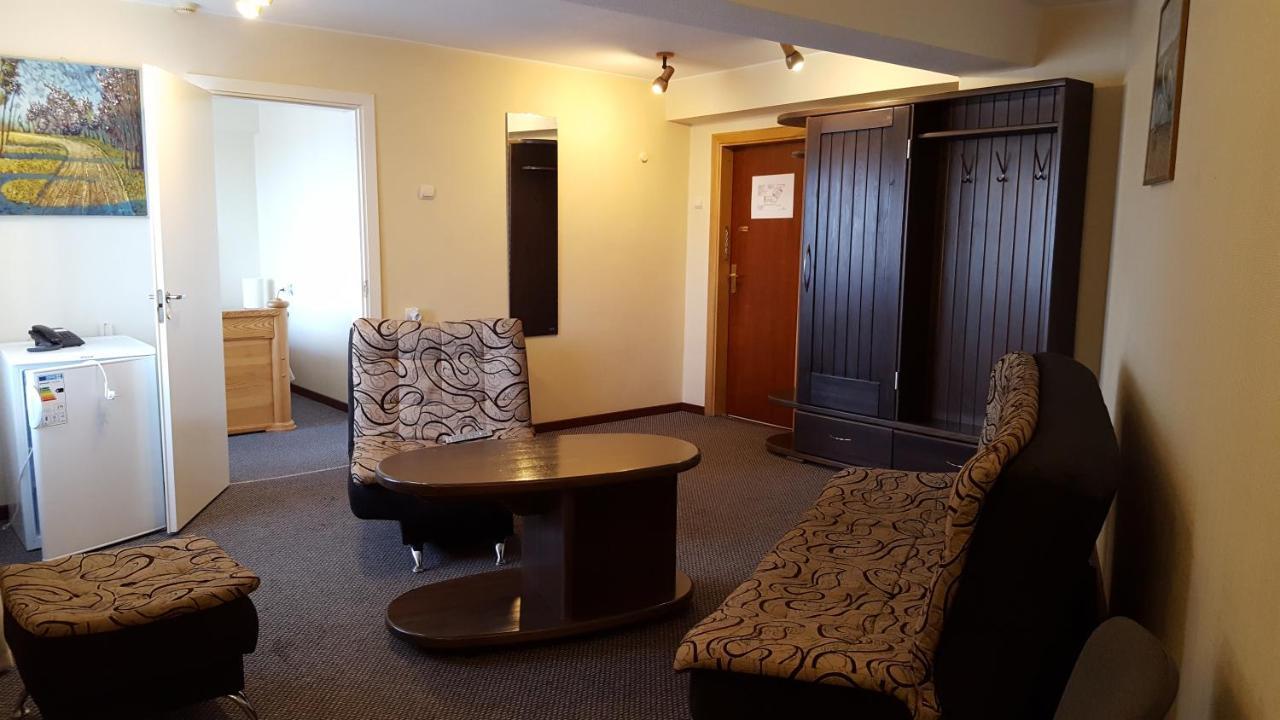 Hotel Latgale Rēzekne Exterior foto